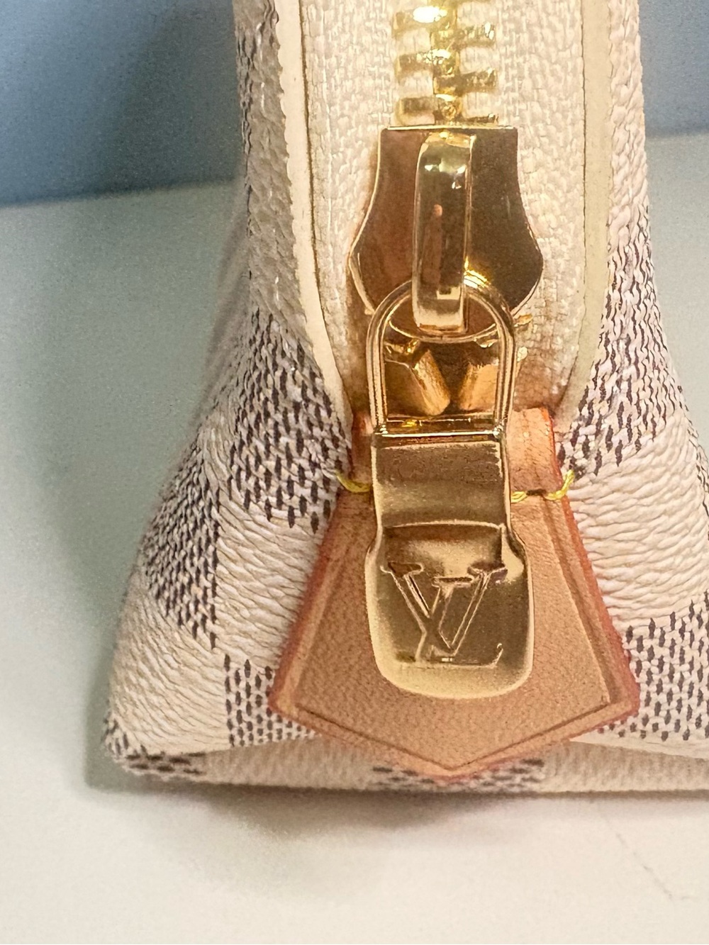 Louis Vuitton Pouch GM White Canvas/Leather - Picture 3 of 11